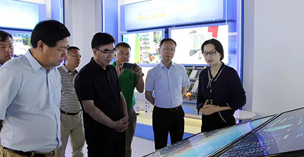 银川市市长杨玉经一行莅临亚游集团ag8集团参观调研